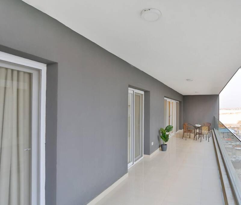Parkside Boutique 3 Bbr Serviced Apartment - Ocean Blue - Near Airport Il Il Cairo Esterno foto