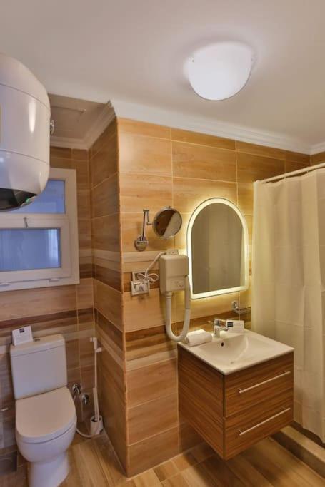 Parkside Boutique 3 Bbr Serviced Apartment - Ocean Blue - Near Airport Il Il Cairo Esterno foto